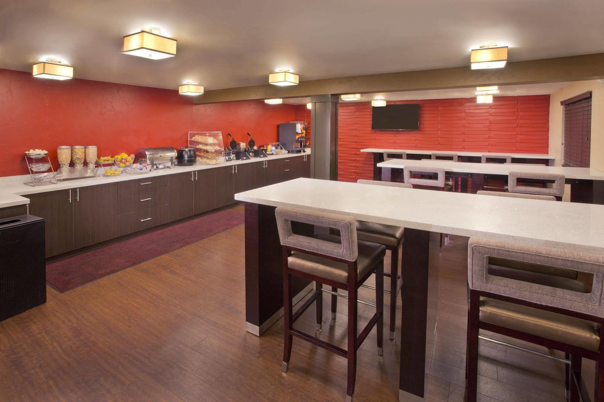 Red Lion Inn And Suites Federal Way Extérieur photo